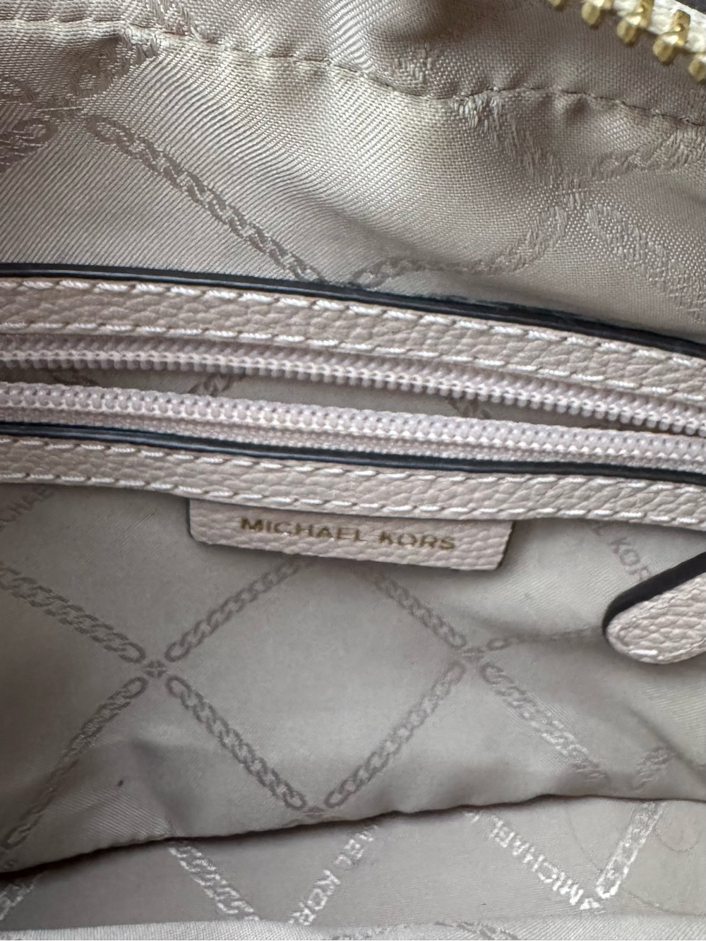 Michael Kors Pebbled Leather Crossbody in Light Beige with Gold Hardware - Picture 6 of 9